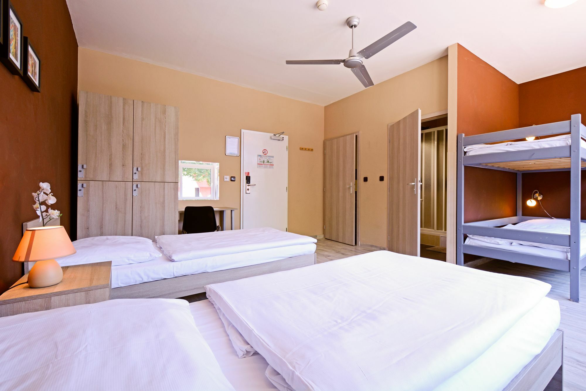 Plus Prague Hostel Екстер'єр фото